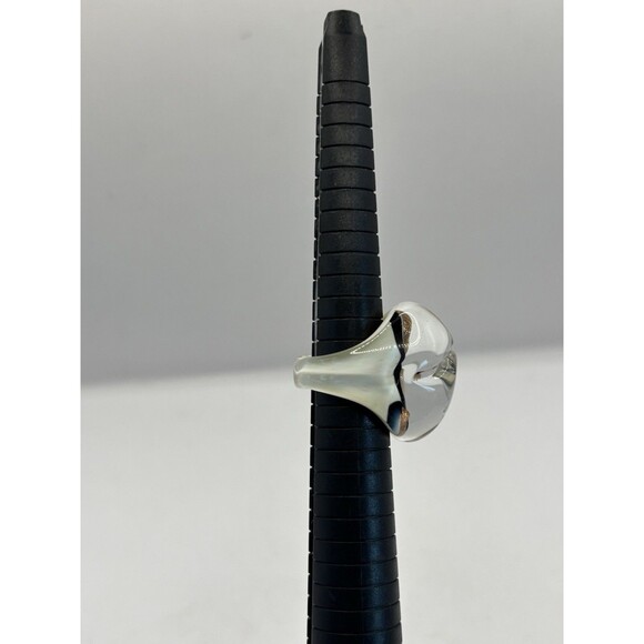 Art Glass Rose Shaped Ring Size 7 - Picture 4 of 6